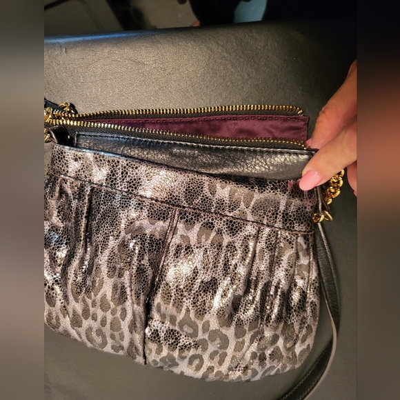 B MAKOWSKY crossbody used great shape - Picture 6 of 6